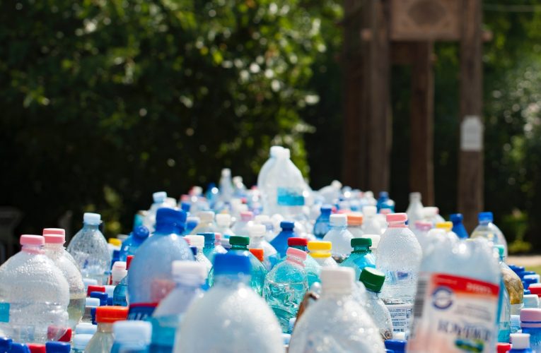Jak skutecznie ograniczyć zużycie plastiku?